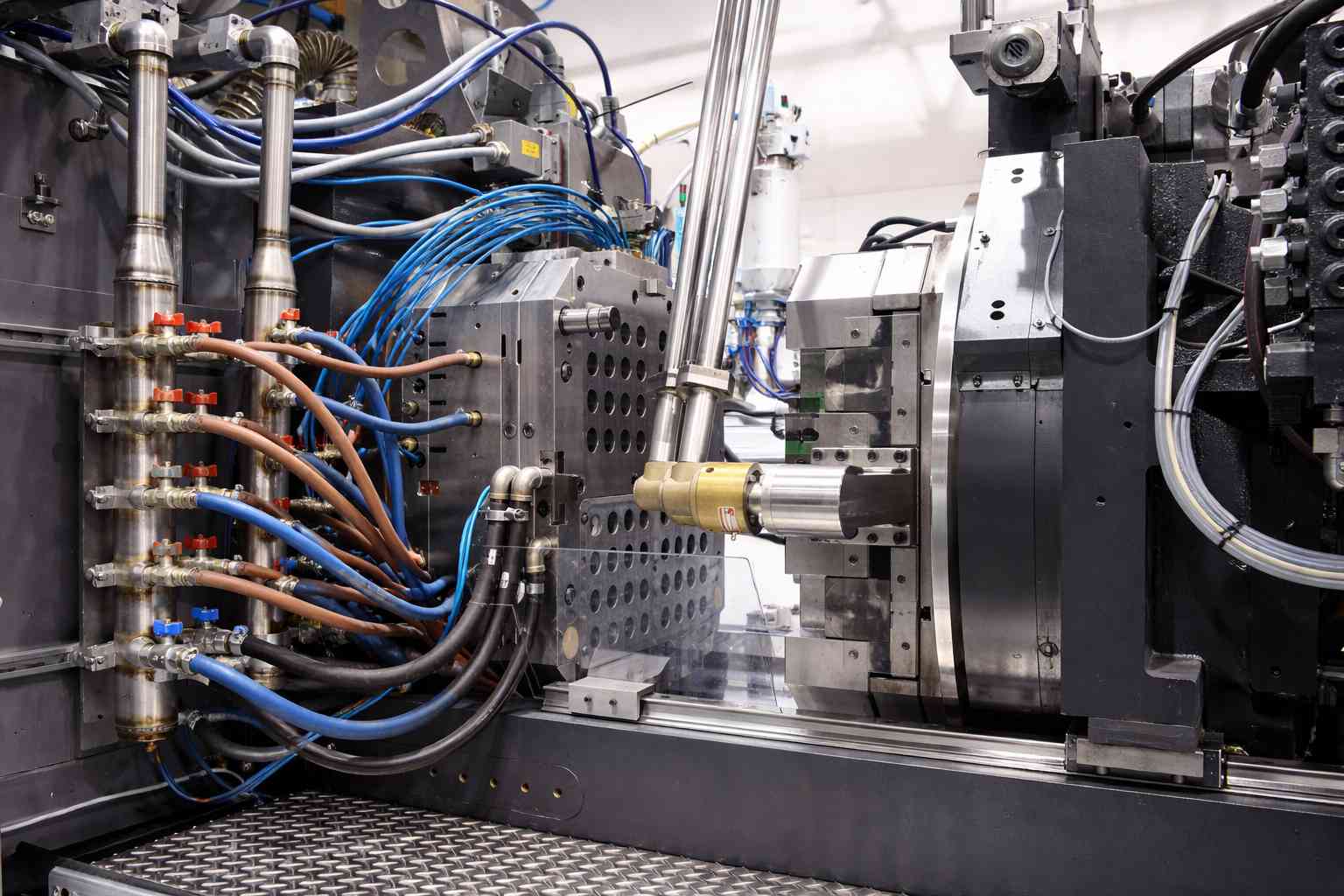 Канали охолодження прес-форми та контроль температури